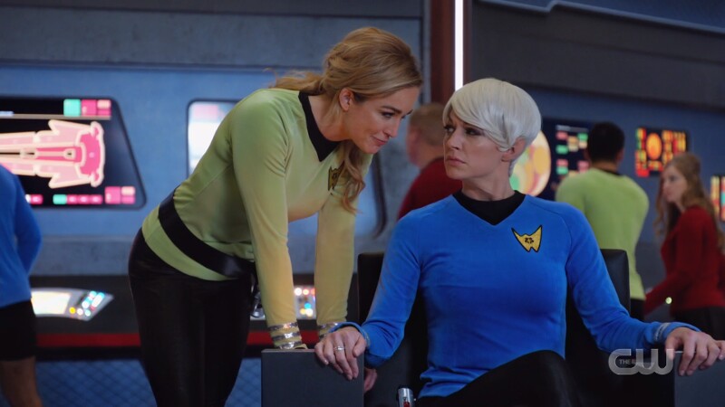 sara and ava flirt