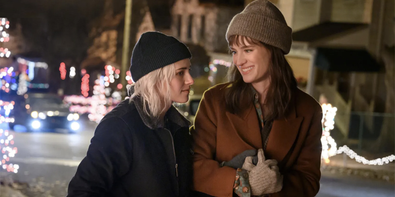 Kristen Stewart and Mackenzie Davis in Happiest Season