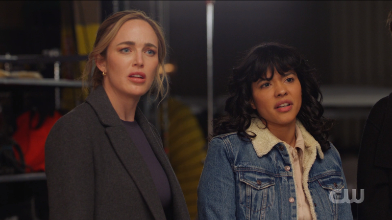 Legends of Tomorrow Episode 609: Sara and Spooner look surprised the alien is cute