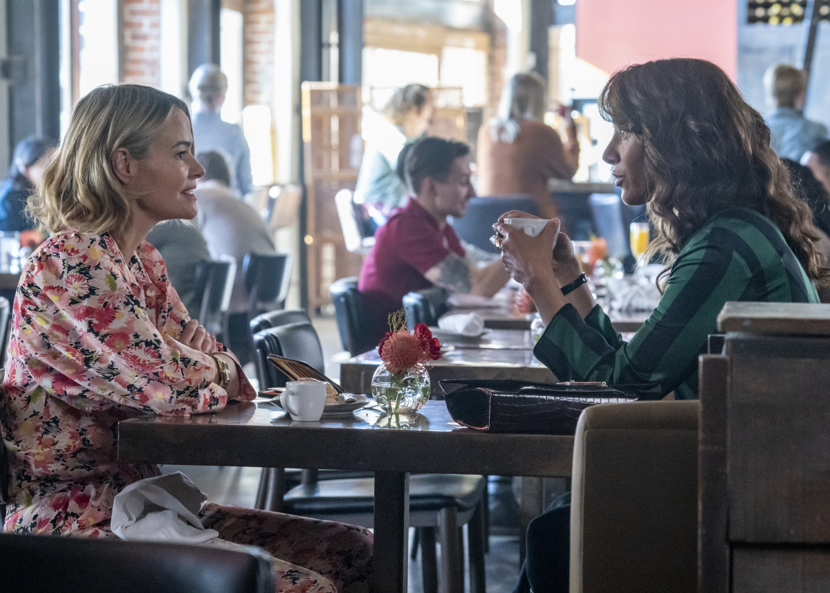 207 - Light (L-R): Leisha Hailey as Alice and Jennifer Beals as Bette in THE L WORD: GENERATION Q "Light". Photo Credit: Isabella Vosmikova/SHOWTIME.