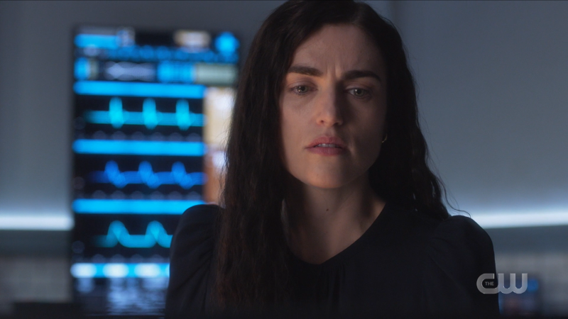 Supergirl series finale: Lena looks sad but gorgeous