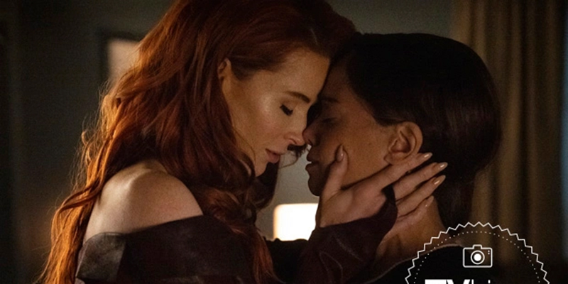 Pop Culture Fix: Bridget Regan’s Poison Ivy Is Making “Batwoman” Even Gayer