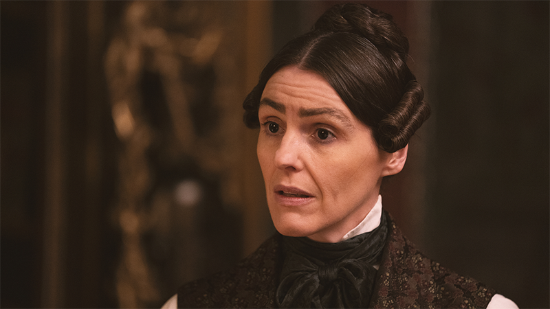 Anne looks at Mariana with surprise