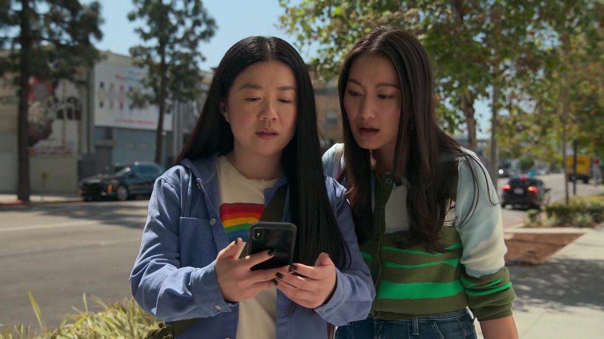 Good Trouble 411 Recap: Alice and Sumi read a text.