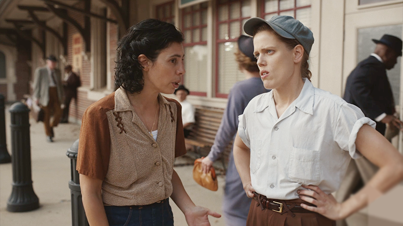 Lupe and Jess chat.