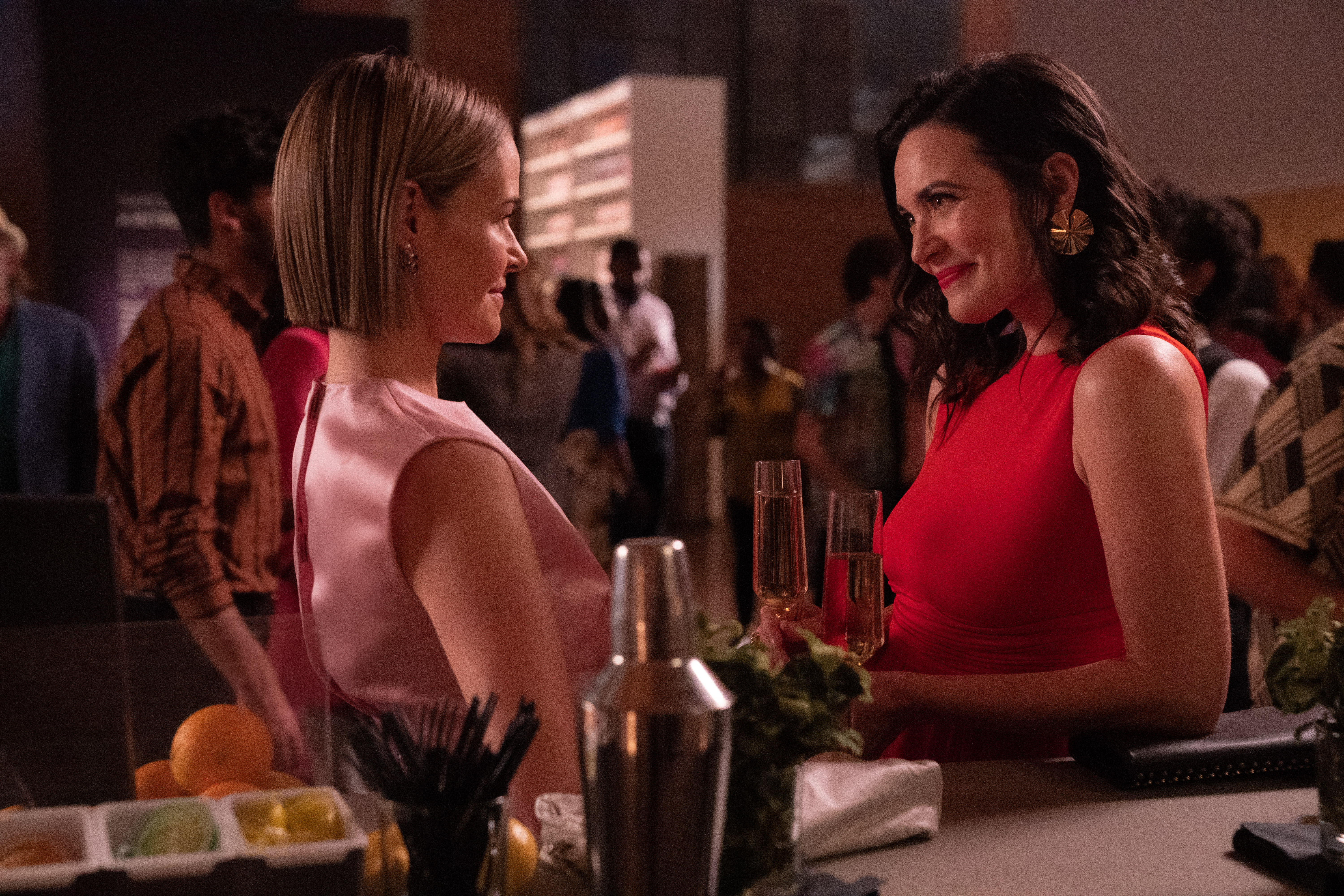 (L-R): Leisha Hailey as Alice and Jules Willcox as Asia in THE L WORD: GENERATION Q, "Los Angeles Traffic".