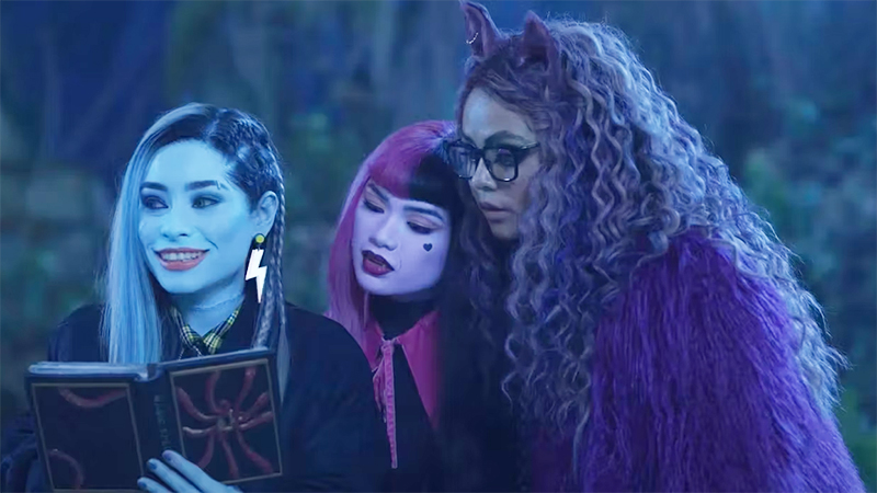 The three best friends of Monster High: Frankie, Clawdeen, and Draculara