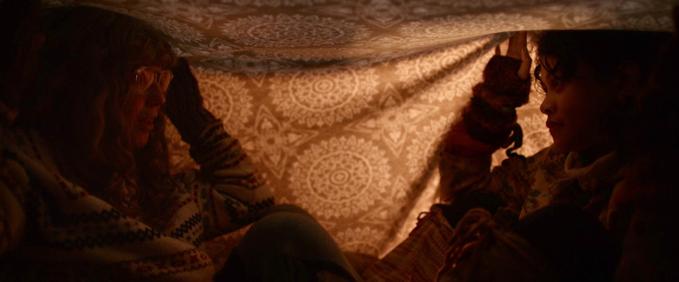 Misty and Crystal under a sheet in Yellowjackets