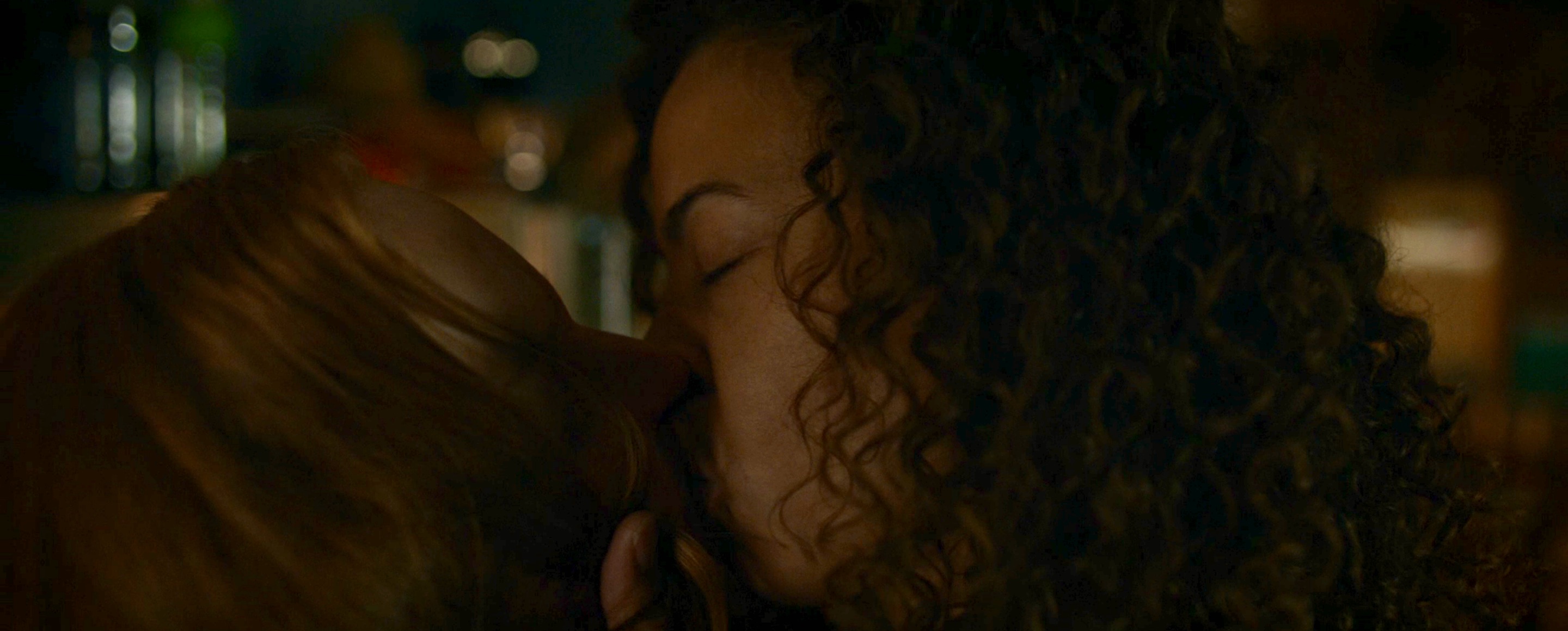 Van and Taissa kiss