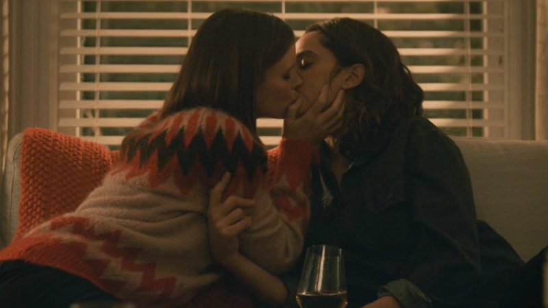 Class of 09: Poet and Hour kiss on the couch