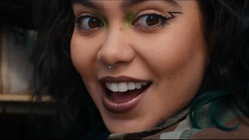 Mean Girls Janis queer: Auli'i Cravalho as Janis from the Mean Girls movie