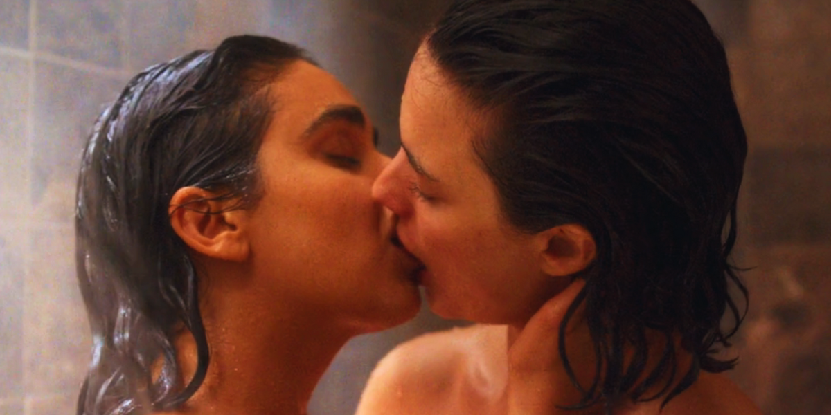 Marian and Jamie kissing in Drive-Away Dolls