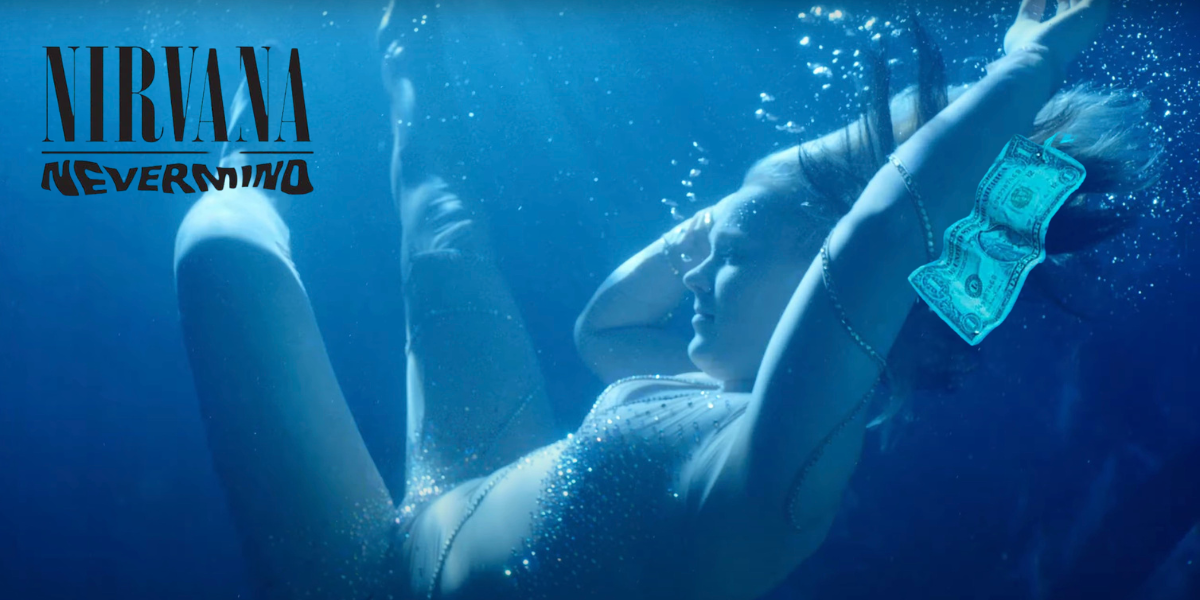 JoJo Siwa underwater
