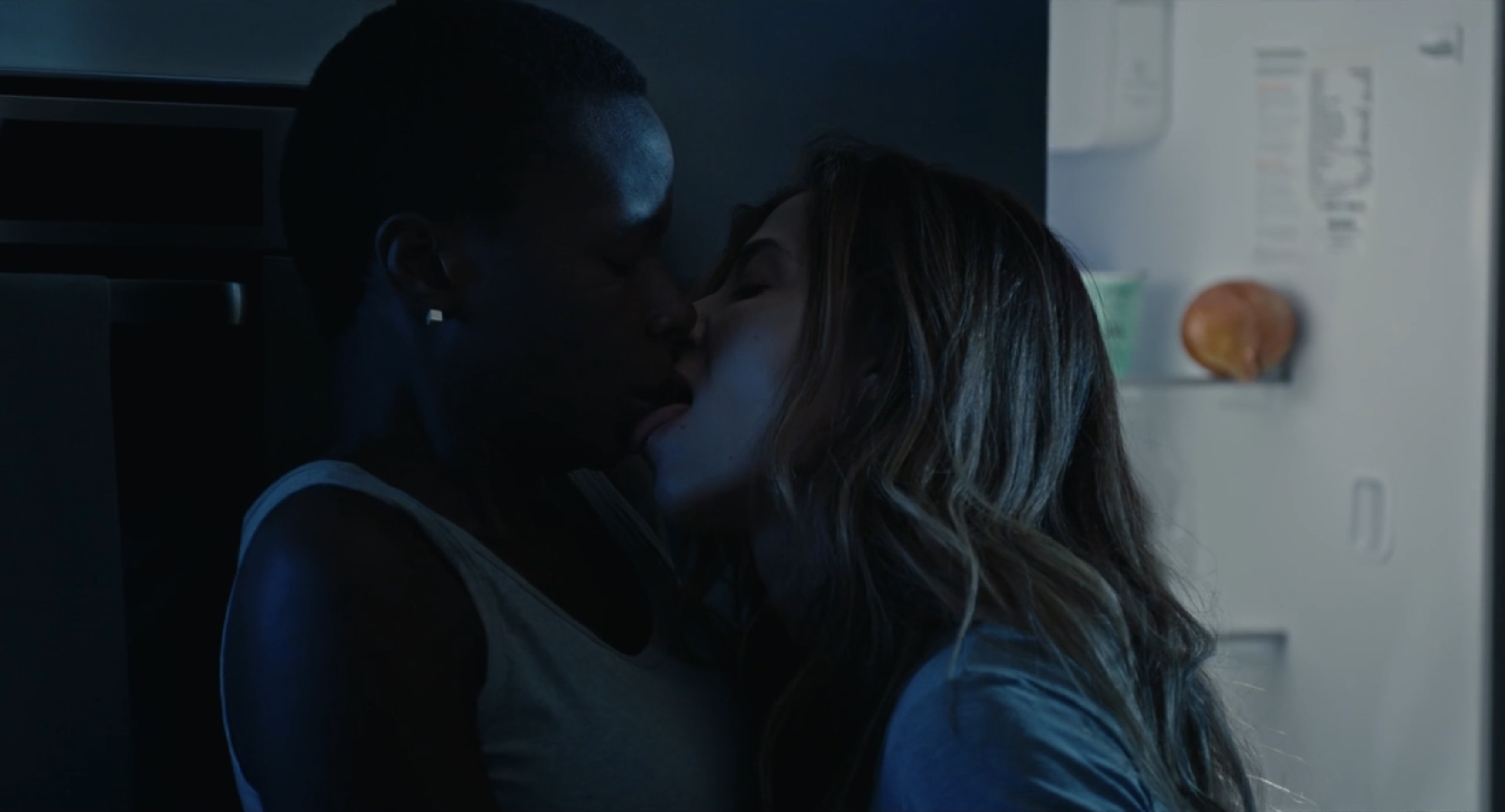 Good Manners makeout