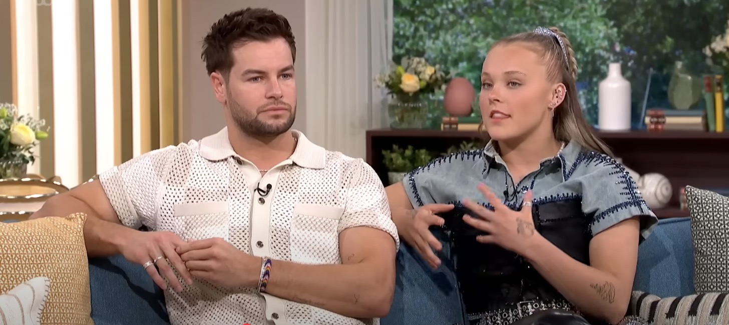 chris hughes an jojo siwa on the morning show
