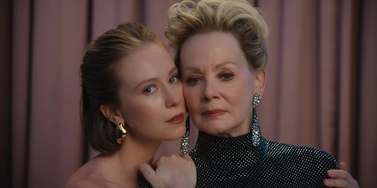 Ava and Deborah in Hacks