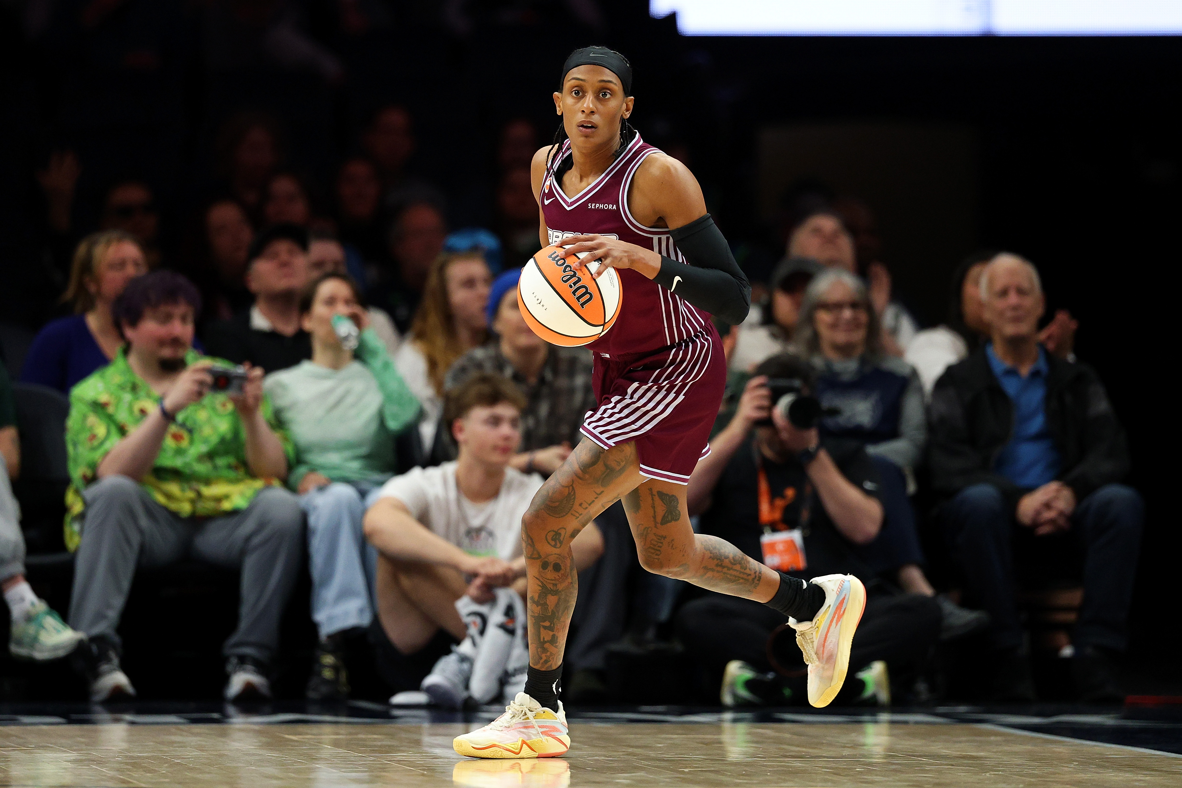 MINNEAPOLIS, MINNESOTA - MAY 01: Brittney Sykes #20 of the Toronto Tempo dribbles the ball against the Minnesota Lynx in the third quarter of a preseason game at Target Center on May 01, 2026 in Minneapolis, Minnesota. The Lynx defeated the Tempo 73-66. Photo by David Berding/Getty Images)