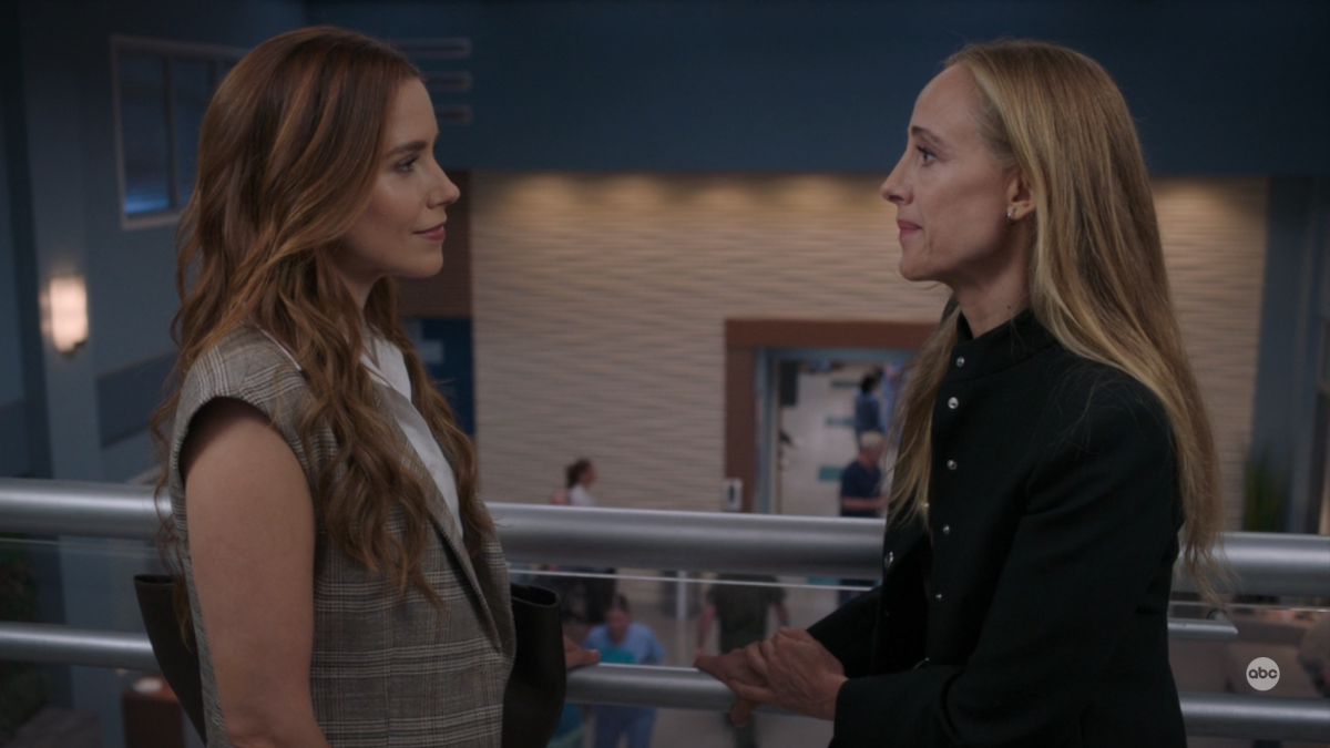 Grey's Anatomy 2204-6 teddy apologizes to cass