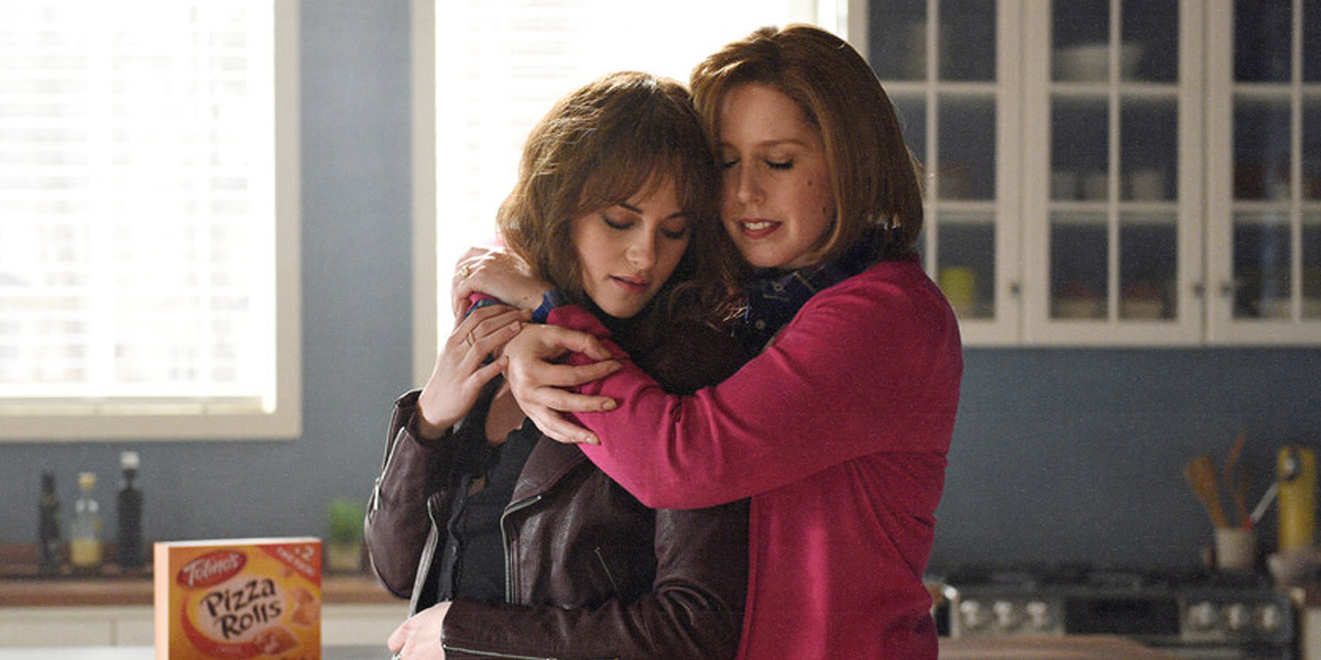 K Stew and Vanessa Bayer in the gay Super Bowl SNL ad