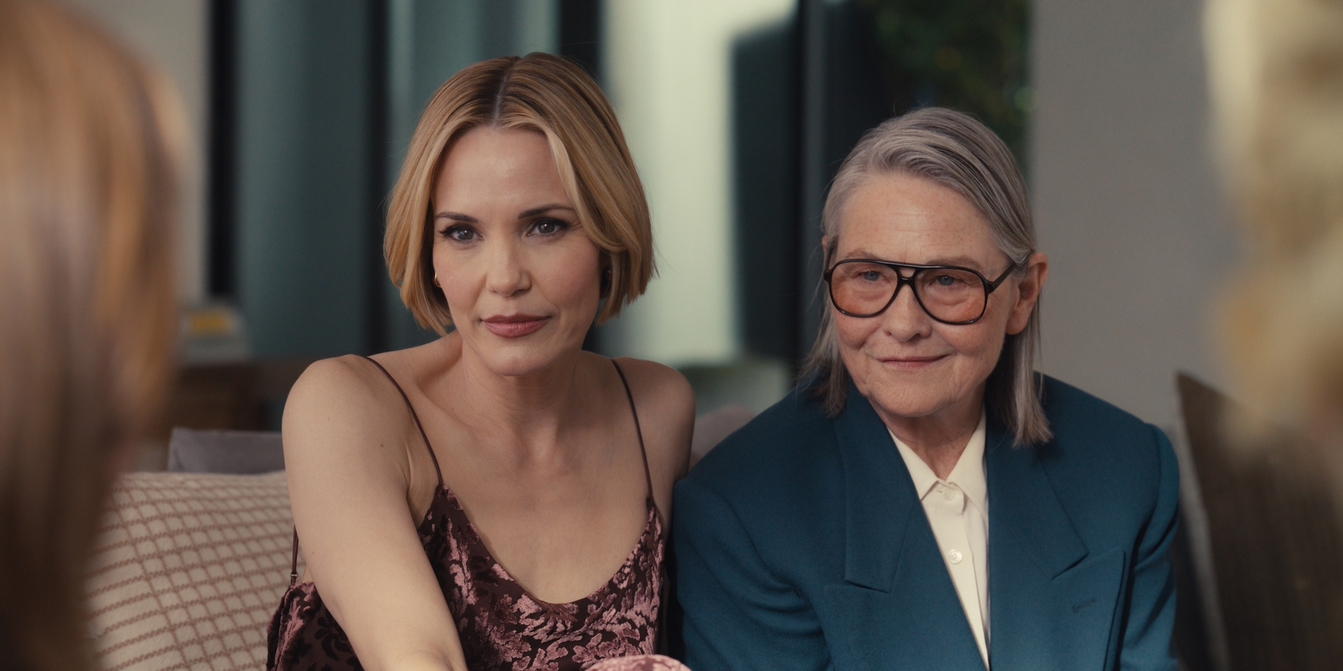 hacks - leslie bibb and cherry jones