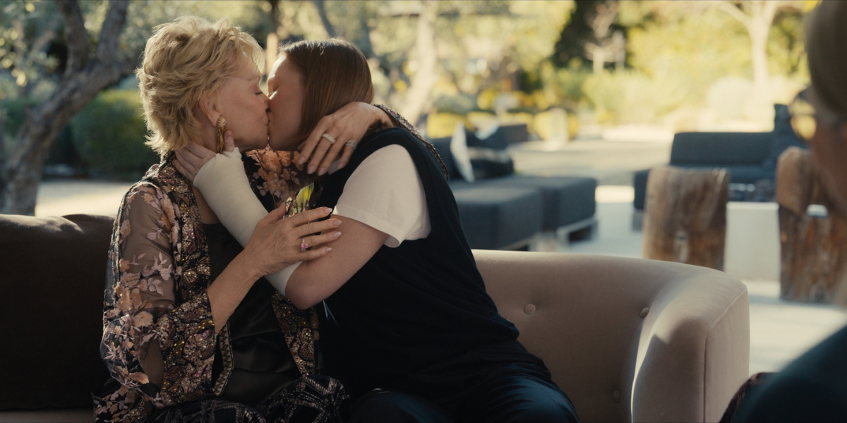 Deborah and Ava kissing in Hacks