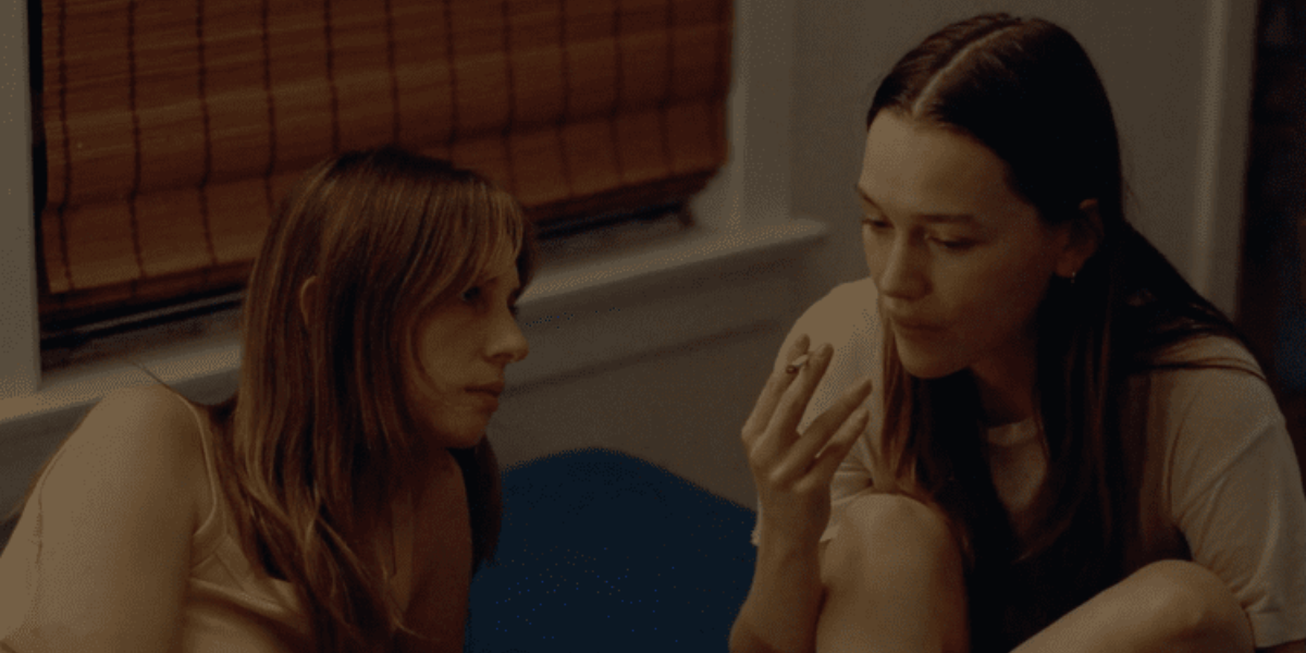 Maya Hawke and Victoria Pedretti