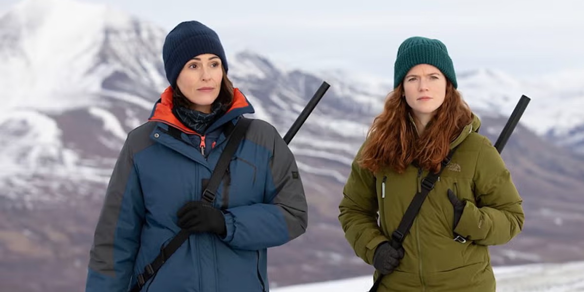 DCI Amy Silva (Suranne Jones) and DI Kirsten Longacre (Rose Leslie) in the winter