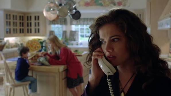 Heather Langenkamp on the phone in Wes Craven's New Nightmare
